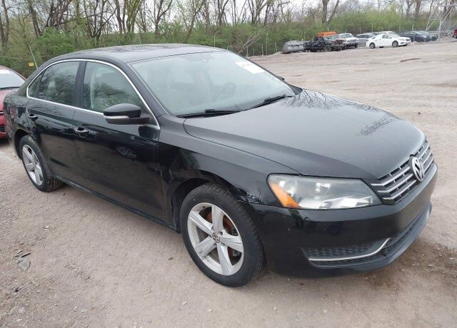 2013 VOLKSWAGEN Passat