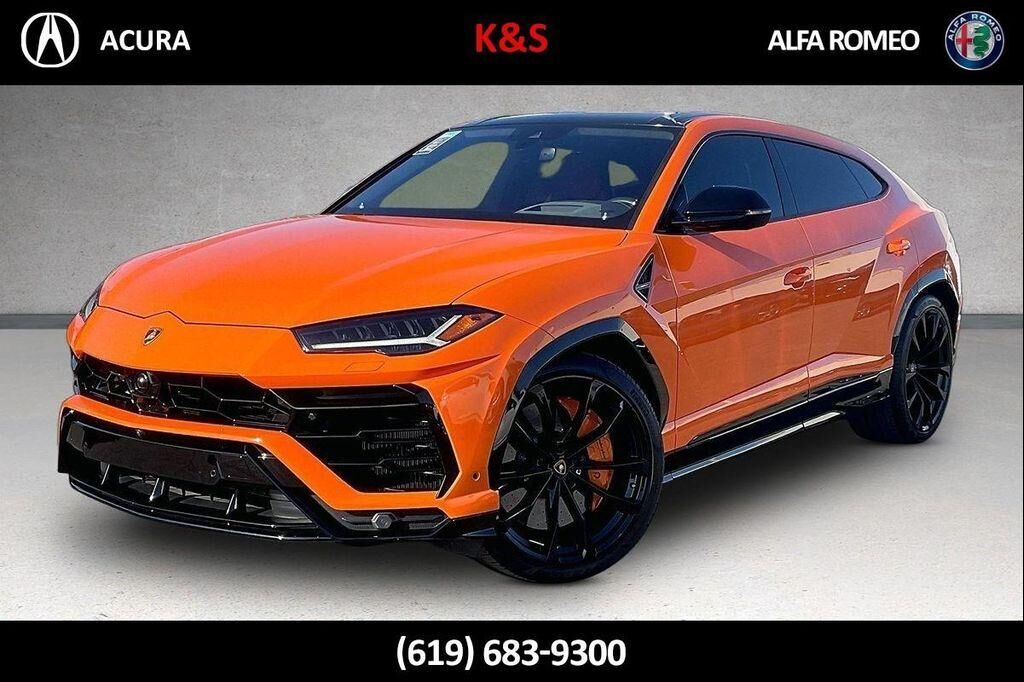 2022 LAMBORGHINI URUS