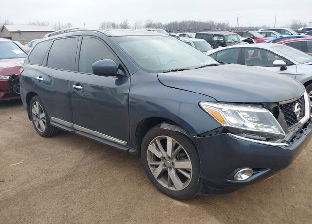 2016 NISSAN Pathfinder