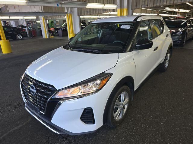 2024 NISSAN Kicks