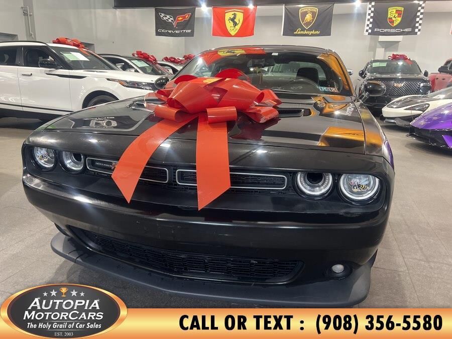 2017 DODGE Challenger
