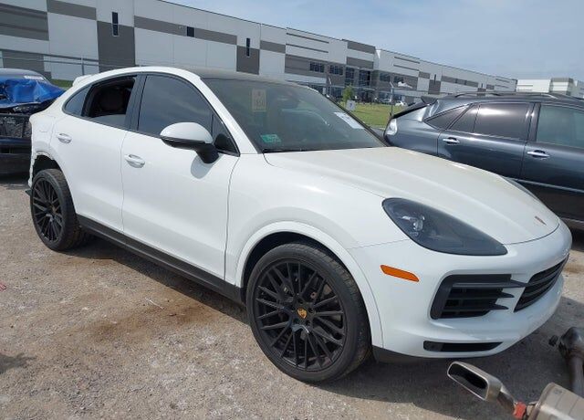 2022 PORSCHE Cayenne