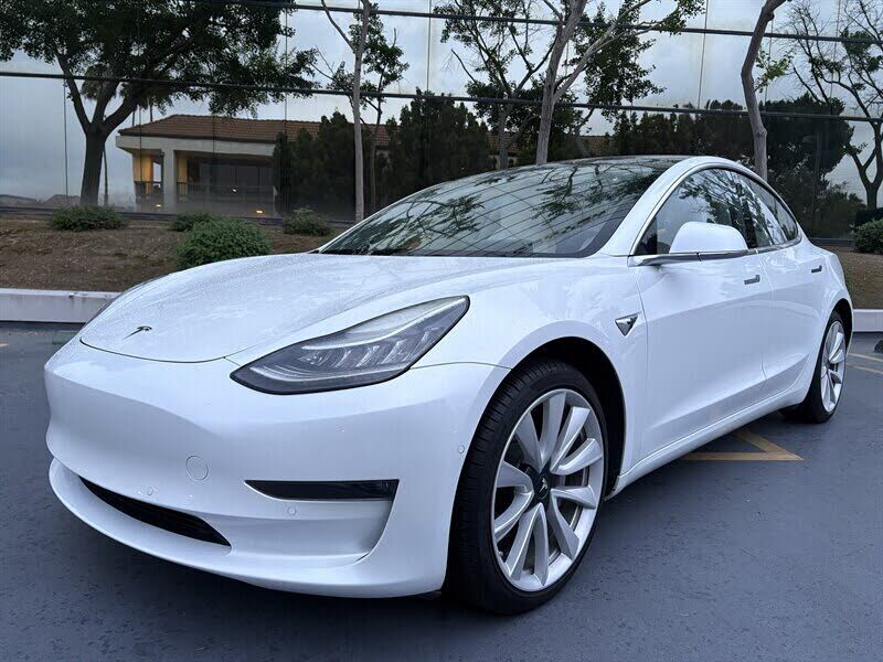 2018 TESLA Model 3