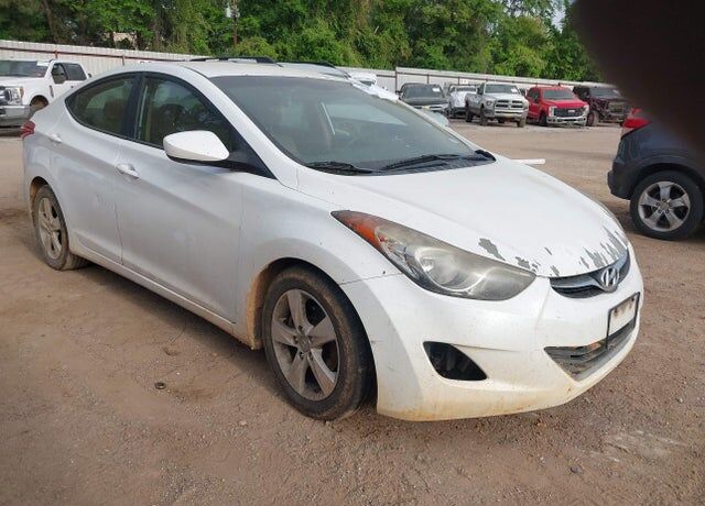 2012 HYUNDAI Elantra