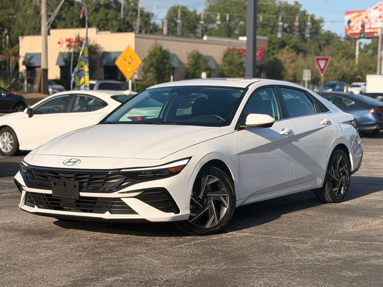 2025 HYUNDAI Elantra