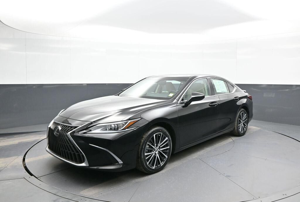 2024 LEXUS ES
