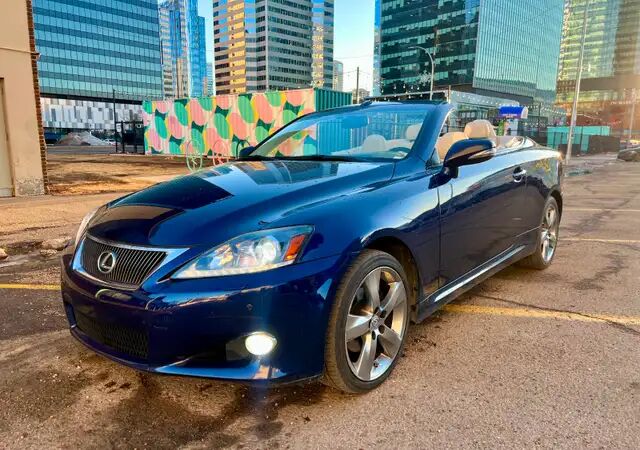 Lexus IS