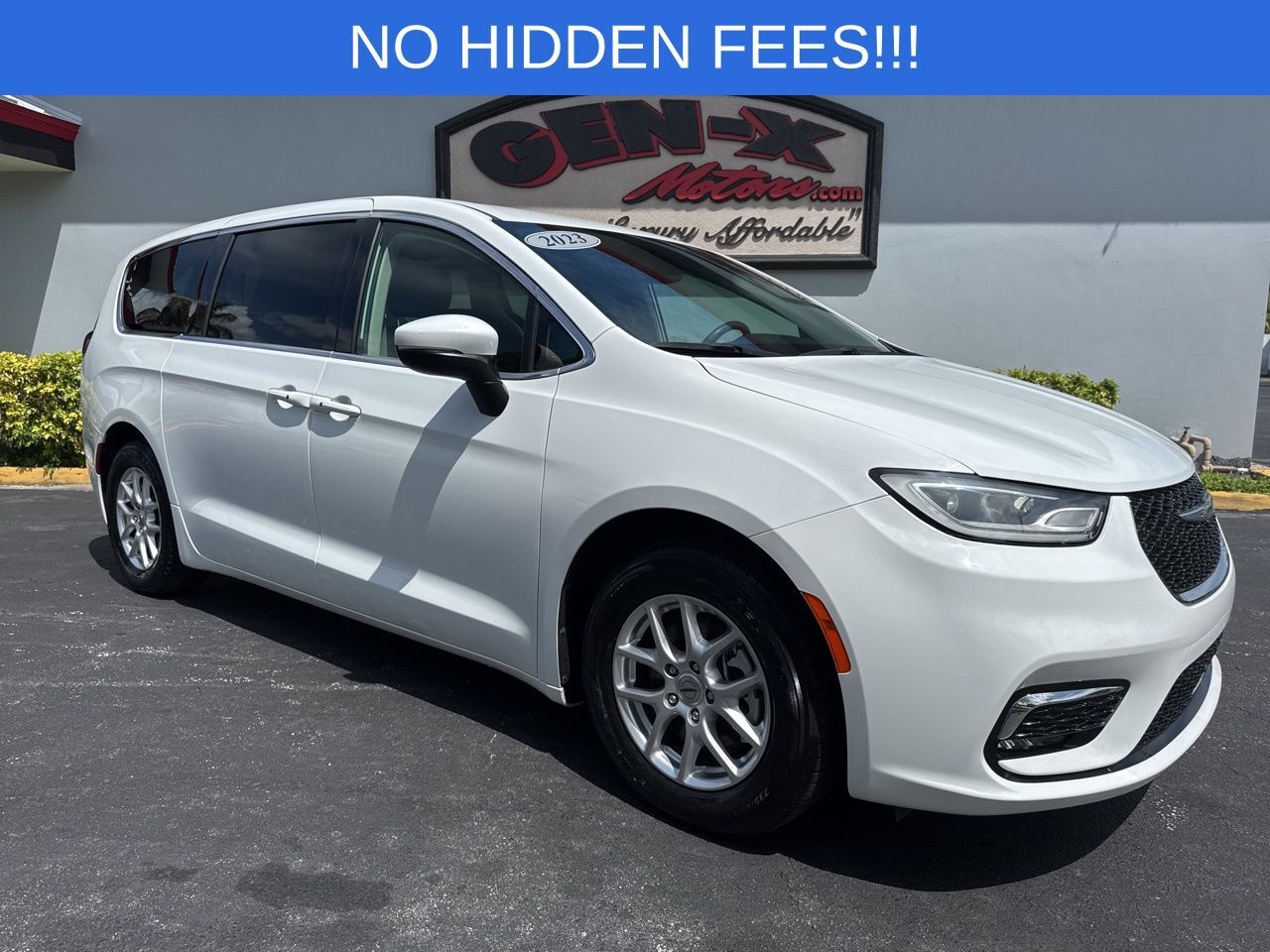 2023 CHRYSLER Pacifica