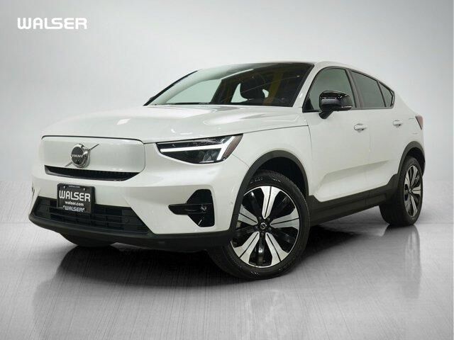 2023 VOLVO C40