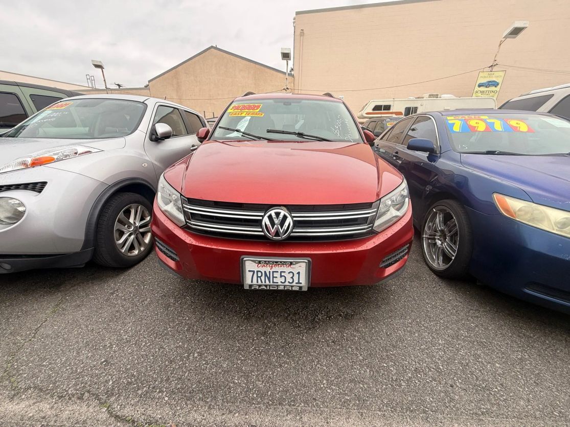 2016 VOLKSWAGEN Tiguan