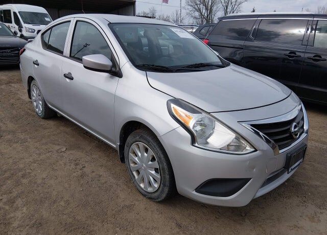 2017 NISSAN Versa