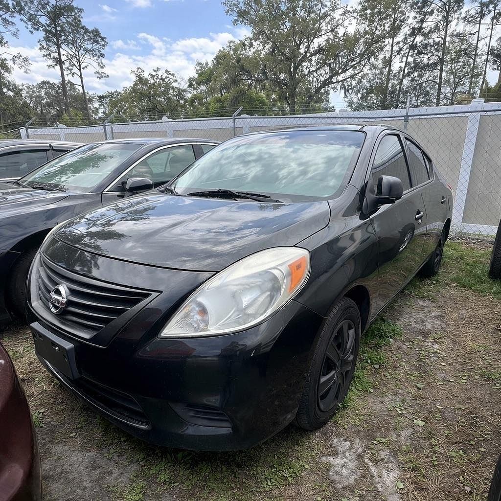 2013 NISSAN Versa