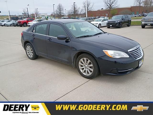 2011 CHRYSLER 200