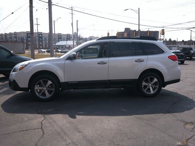 2013 SUBARU Outback