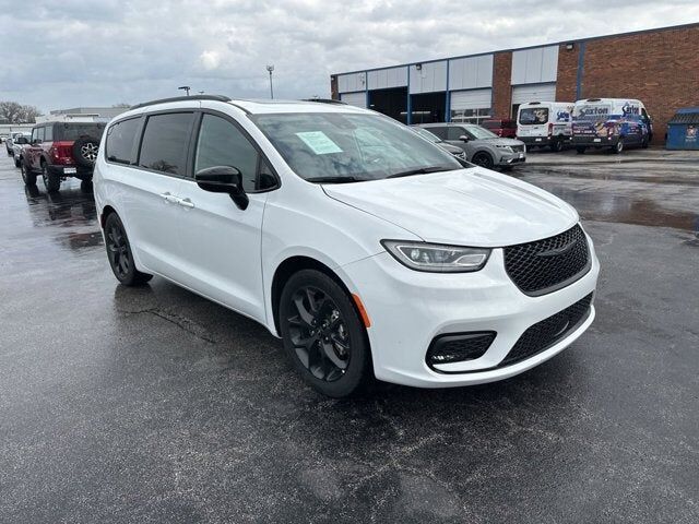 2025 CHRYSLER Pacifica