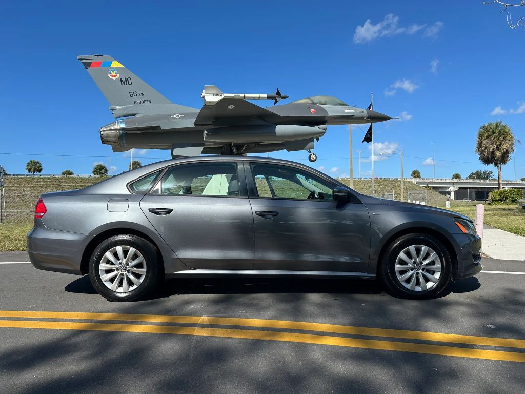 2014 VOLKSWAGEN Passat