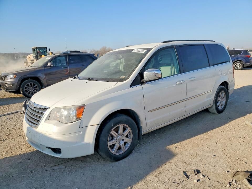2010 CHRYSLER Town and Country