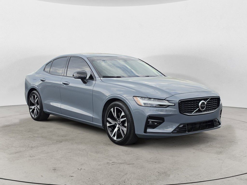 2024 VOLVO S60
