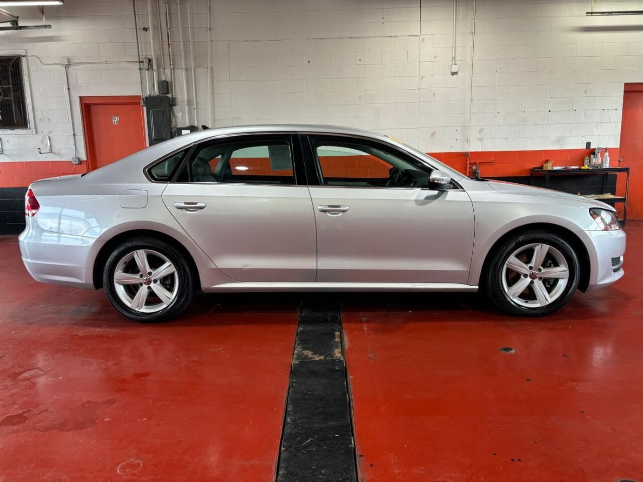 2012 VOLKSWAGEN Passat