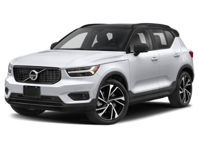 2021 VOLVO XC40