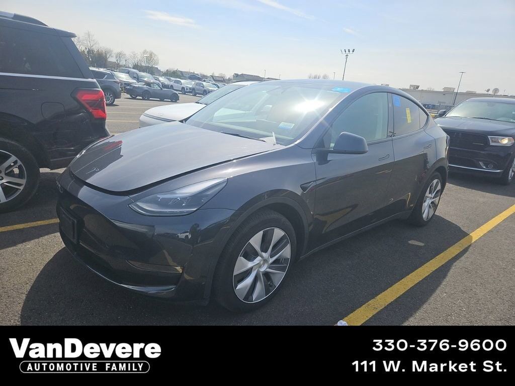 2024 TESLA Model Y