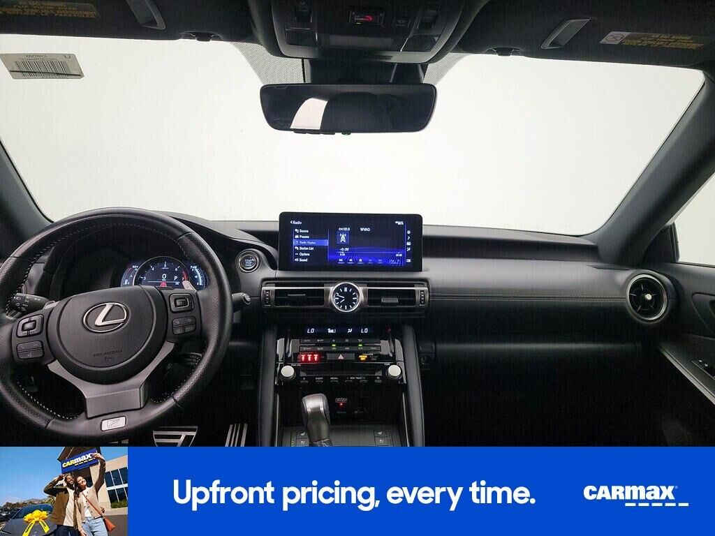 2021 LEXUS IS