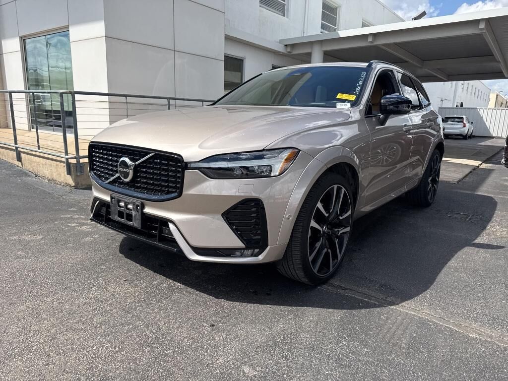 2023 VOLVO XC60