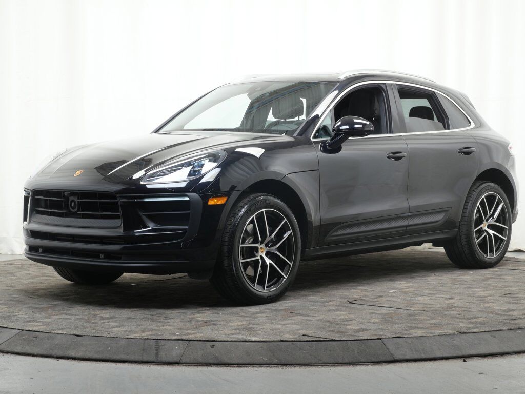 2026 PORSCHE Macan