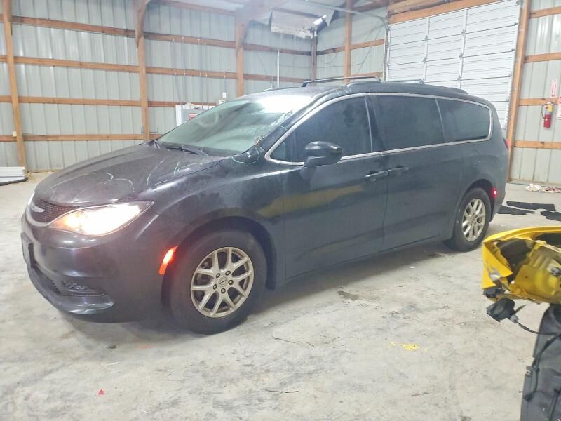 2021 CHRYSLER Voyager