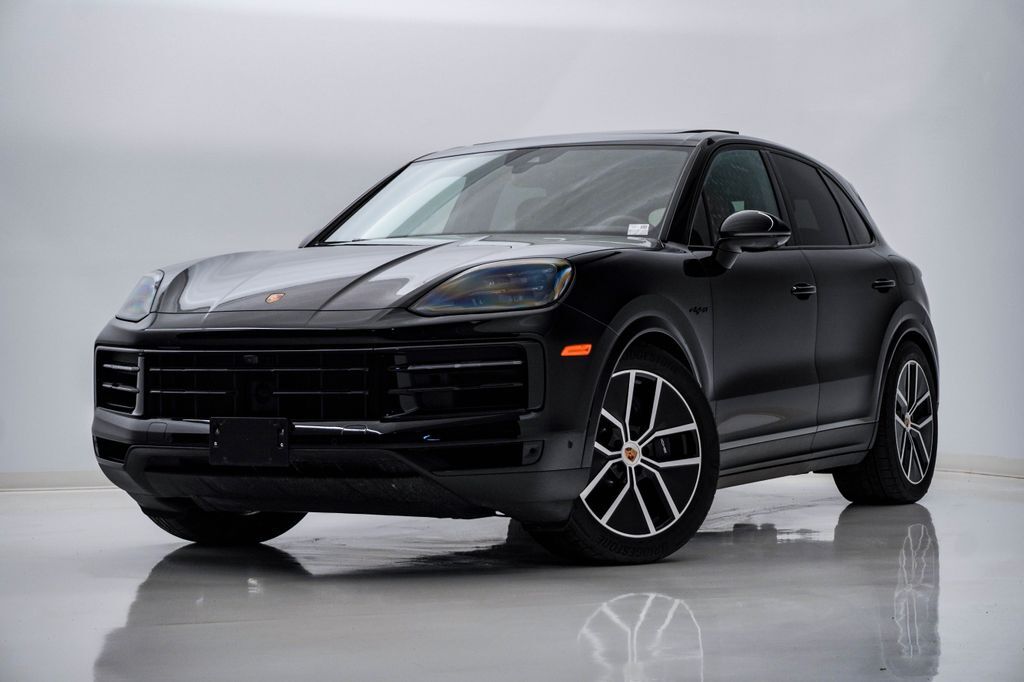 2025 PORSCHE Cayenne