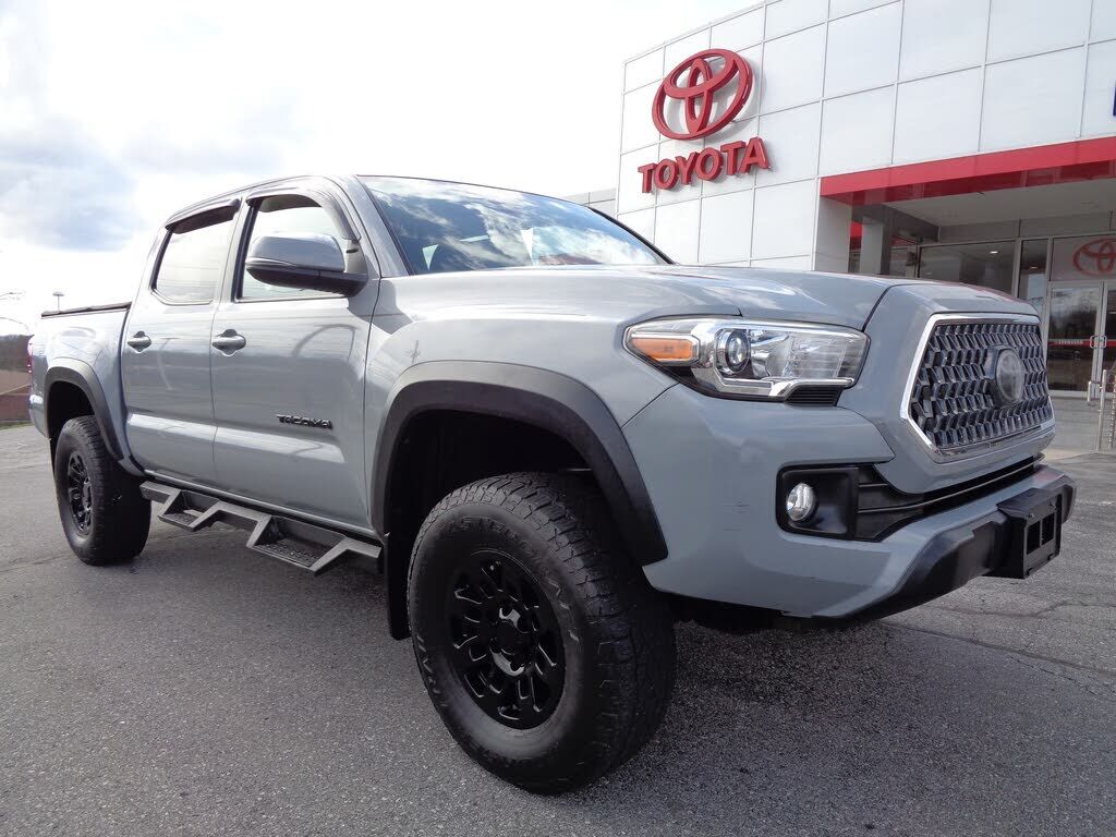 2019 TOYOTA Tacoma