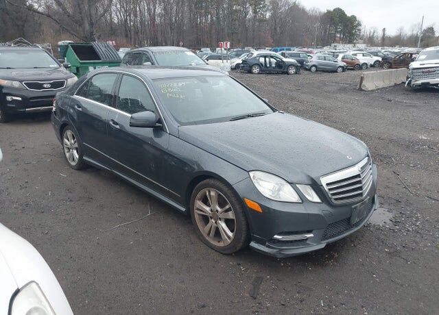 2013 MERCEDES-BENZ E-Class