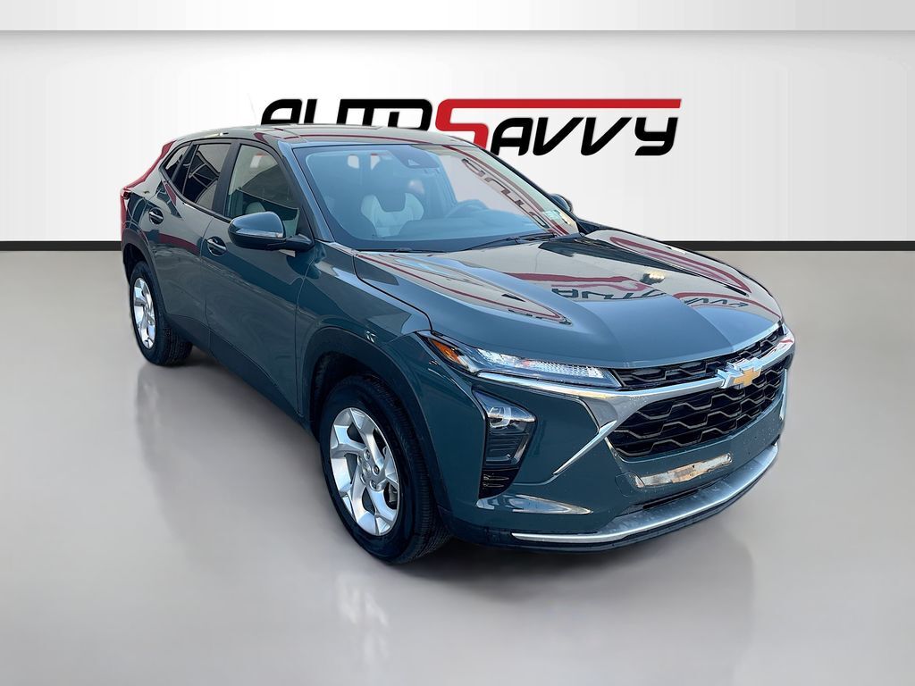 2025 CHEVROLET Trax