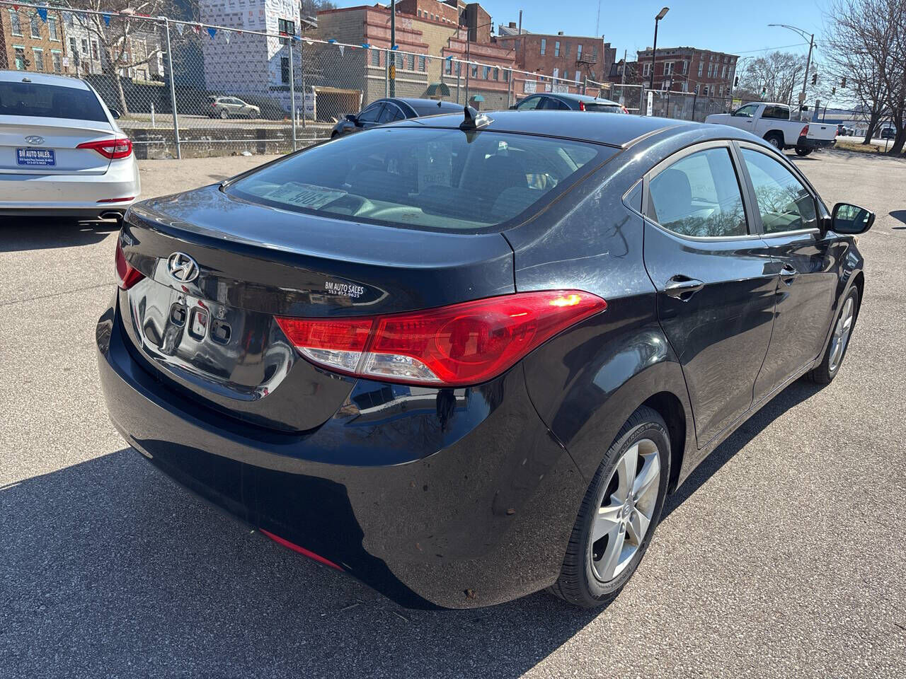 2011 HYUNDAI Elantra
