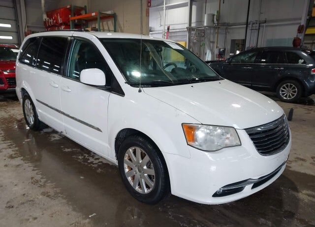 2013 CHRYSLER Town and Country