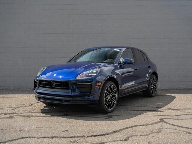 2026 PORSCHE Macan