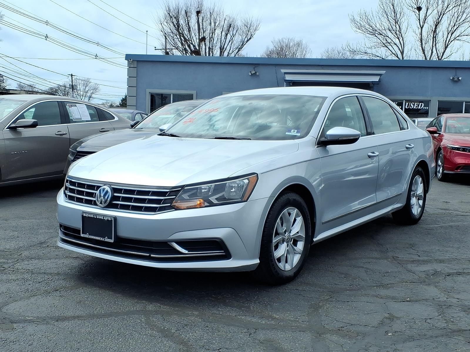2017 VOLKSWAGEN Passat