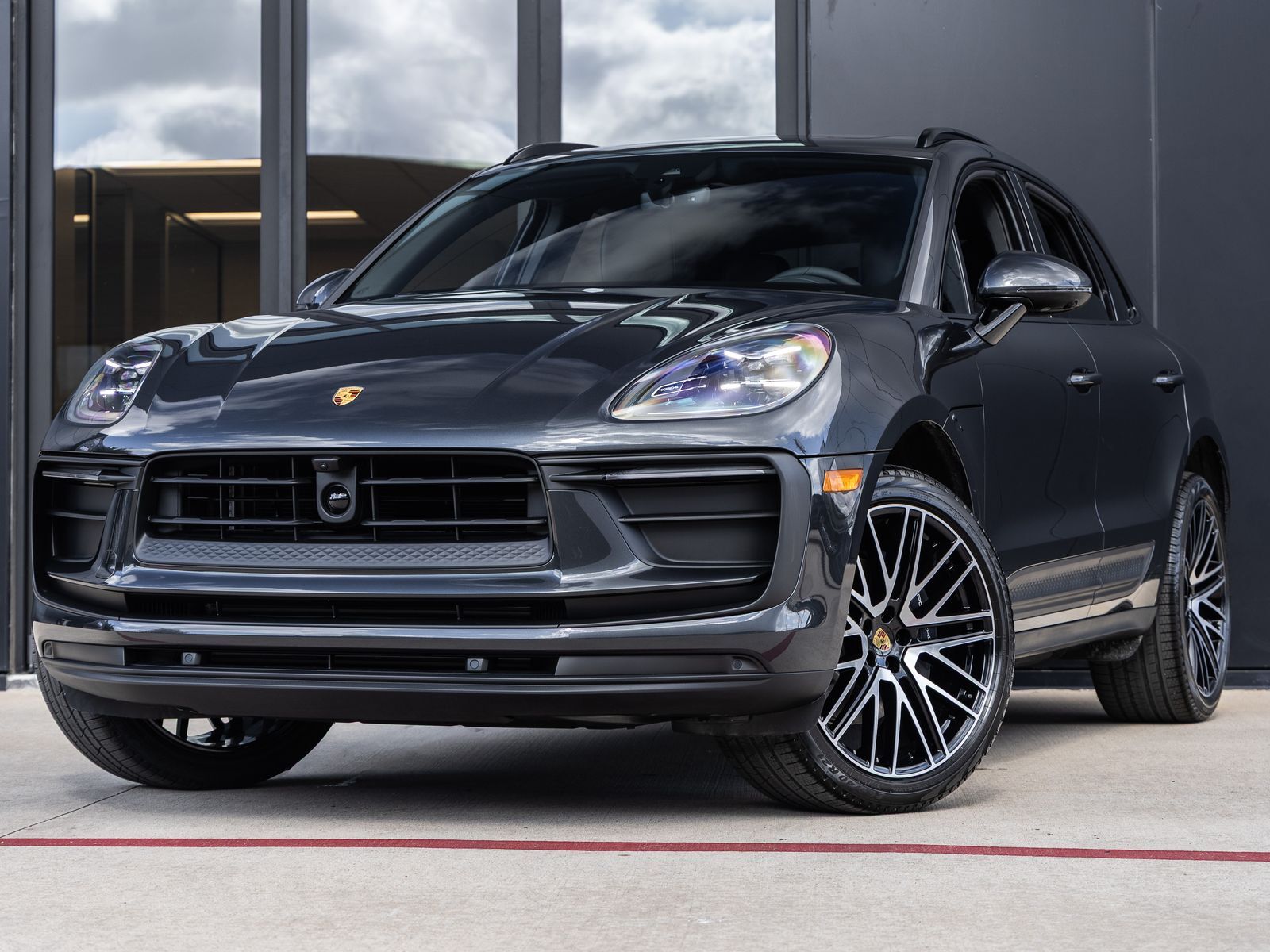 2026 PORSCHE Macan