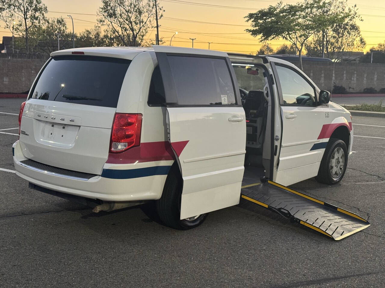 2012 DODGE Grand Caravan