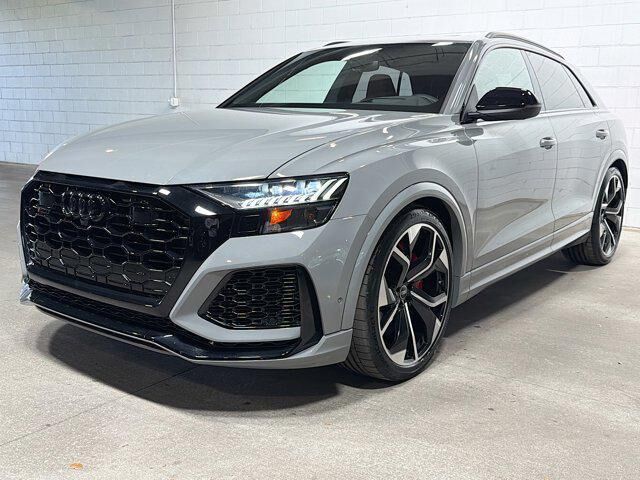 2024 AUDI RS Q8