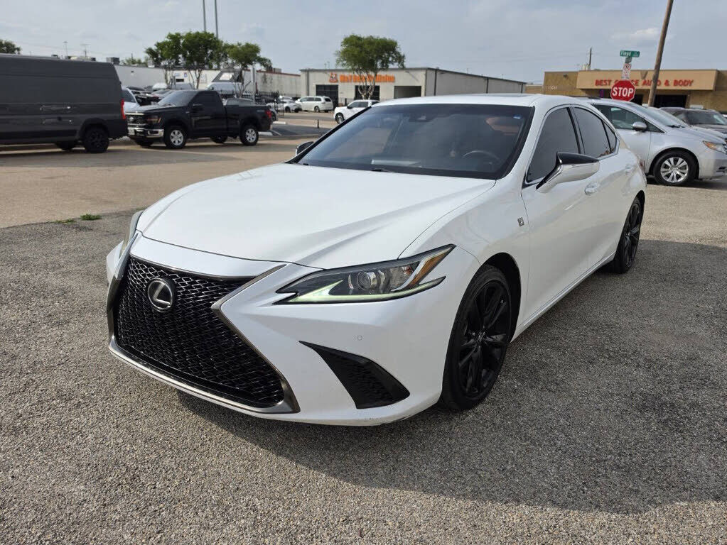 2019 LEXUS ES