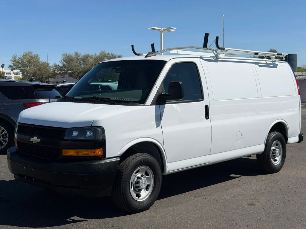 2022 CHEVROLET Express