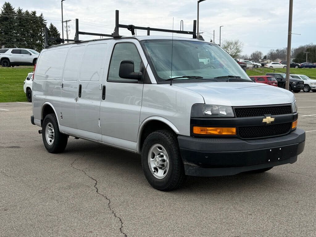 2020 CHEVROLET Express