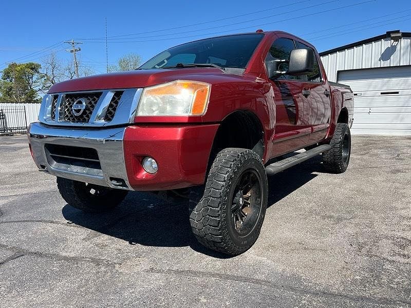 2014 NISSAN Titan