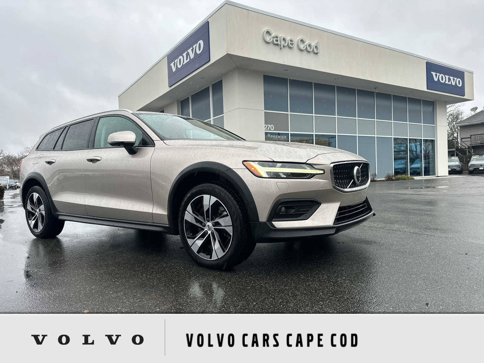 2024 VOLVO V60CC