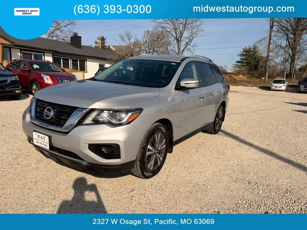 2017 NISSAN Pathfinder