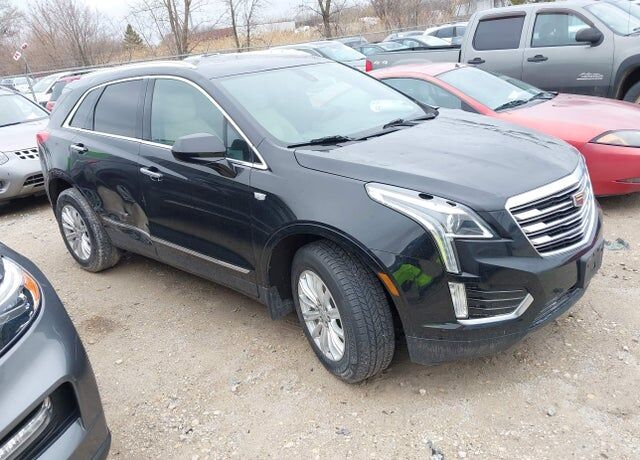 2017 CADILLAC XT5