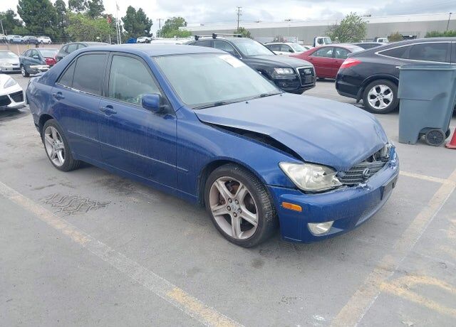 2001 LEXUS IS
