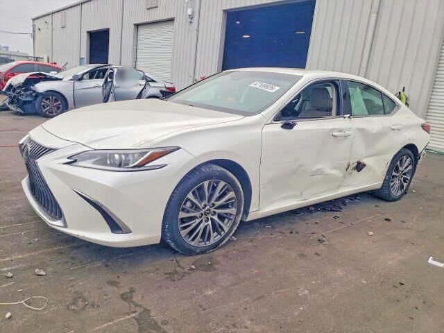 2019 LEXUS ES