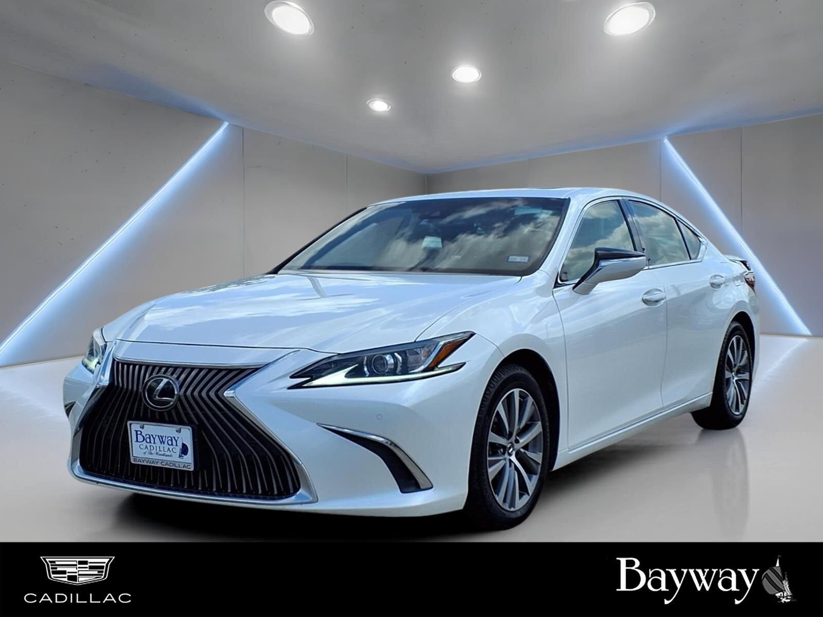 2019 LEXUS ES